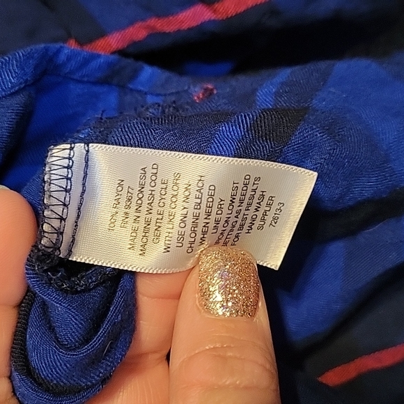 a.n.a Button up ❤💙 - Picture 4 of 7